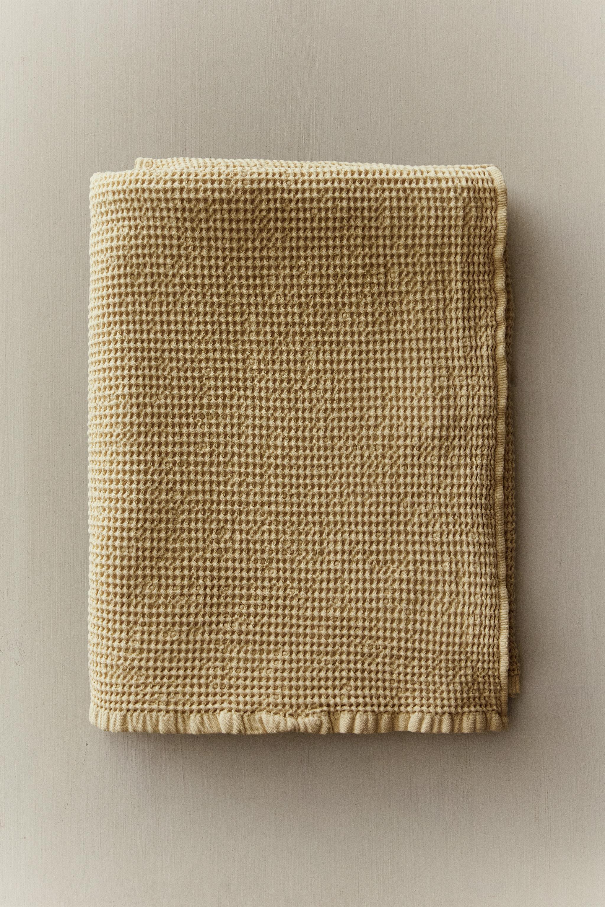SERVIETTE DE BAIN TEXTURÉE GAUFRÉE